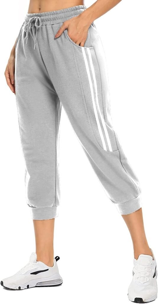 Womens Capri Sweatpants Casual Capri Pants with Pockets Capri Joggers Capri Yoga Pants Drawstring Workout Sweatpants